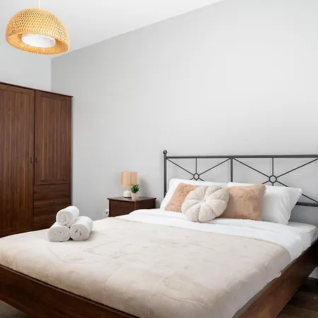 Apartamento Lubicz Urban Haven